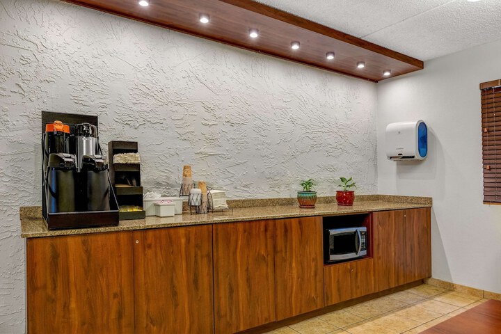 Motel 6 Elk Grove Village IL - OHare