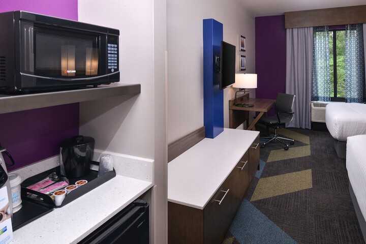 Holiday Inn Express & Suites Bryant - Benton Area by IHG