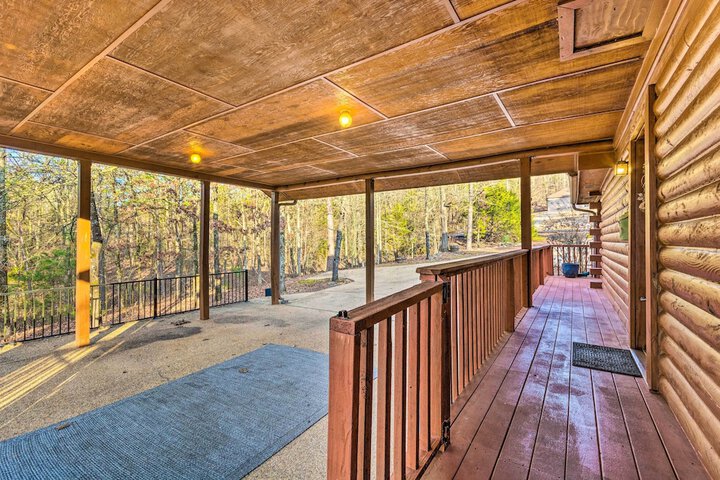 Pet-friendly Cabot Cabin w / Fenced Yard!