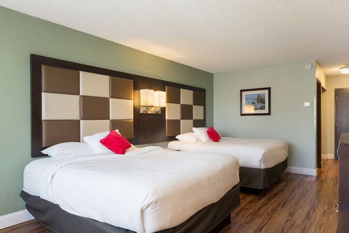 Room 14 of 37