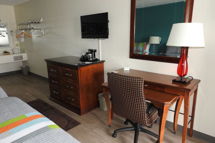 Room 35 of 46