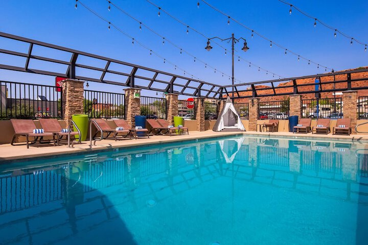 Pool 4 of 32