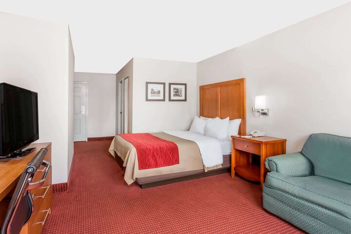 Room 5 of 16