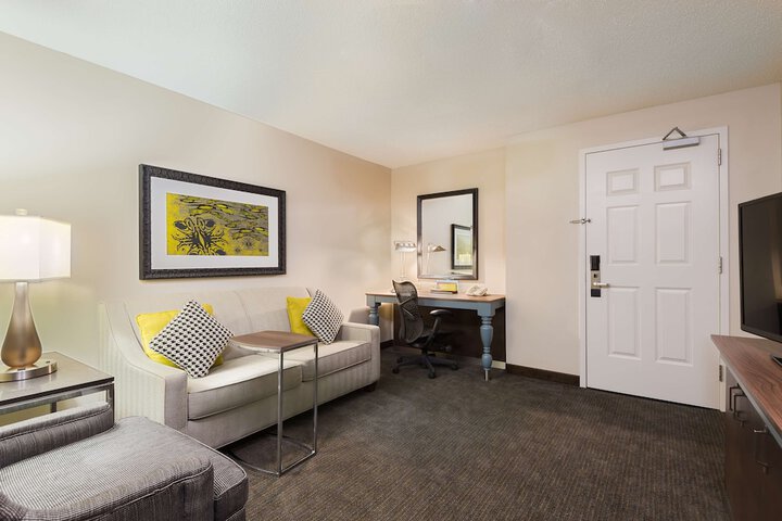 Room 15 of 34