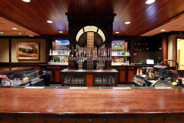 Lounge 56 of 80