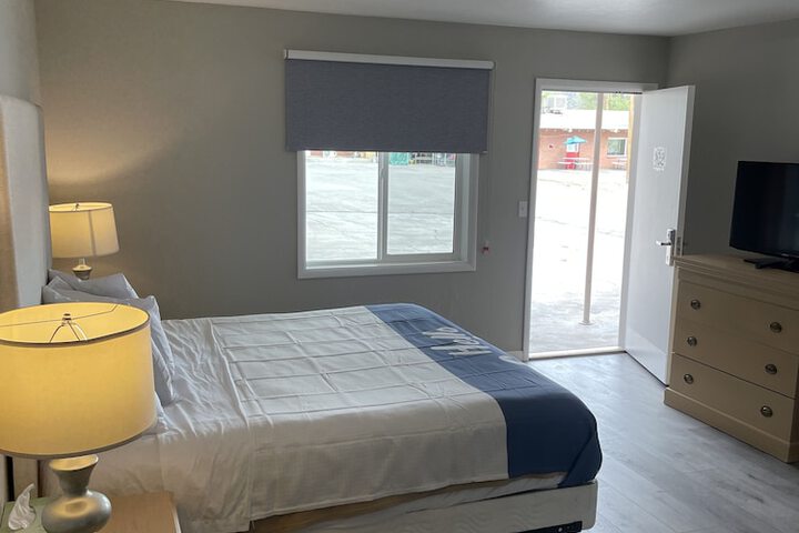 Room 25 of 59