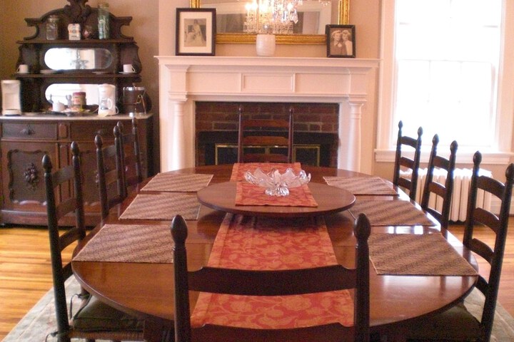 Dining 43 of 50