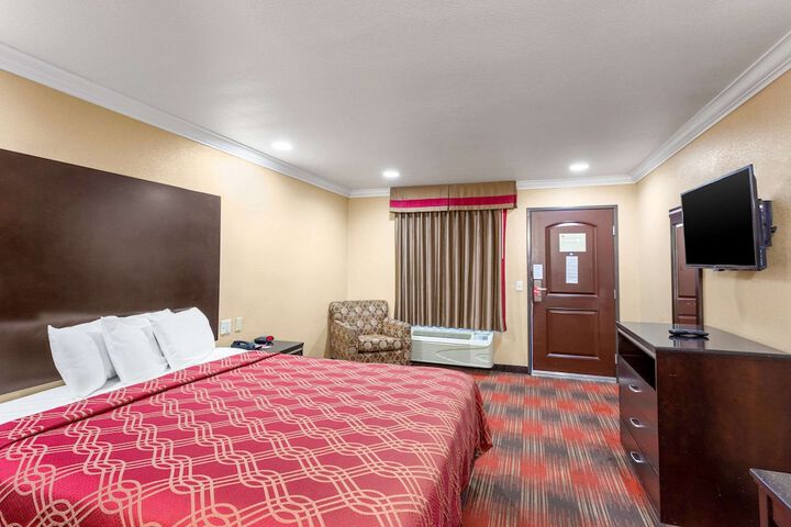 Room 14 of 34
