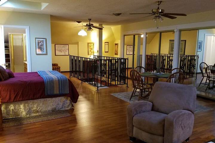 Room 3 of 8