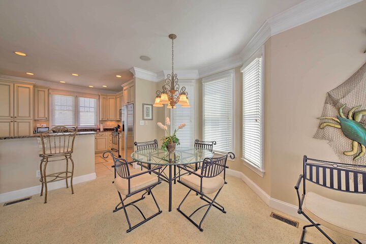 Manteo Waterfront Resort Home w / 30-ft Dock!