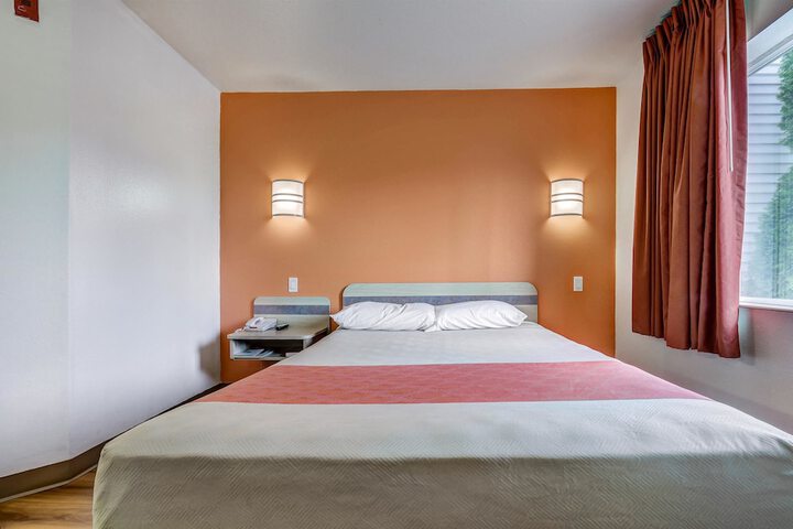 Room 23 of 34