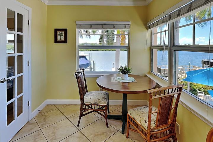 Barefoot Beach Resort B-201 by Distinctive Beach Rentals