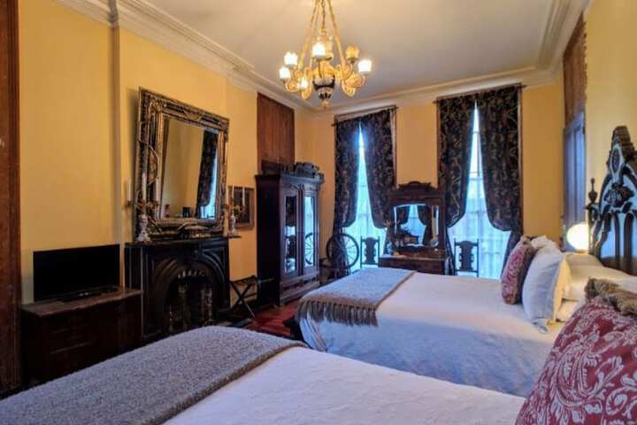 Room 45 of 93