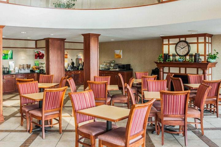 Breakfast/Coffee Service 25 of 31