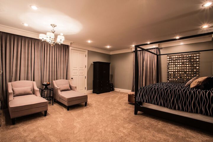 Room 32 of 100