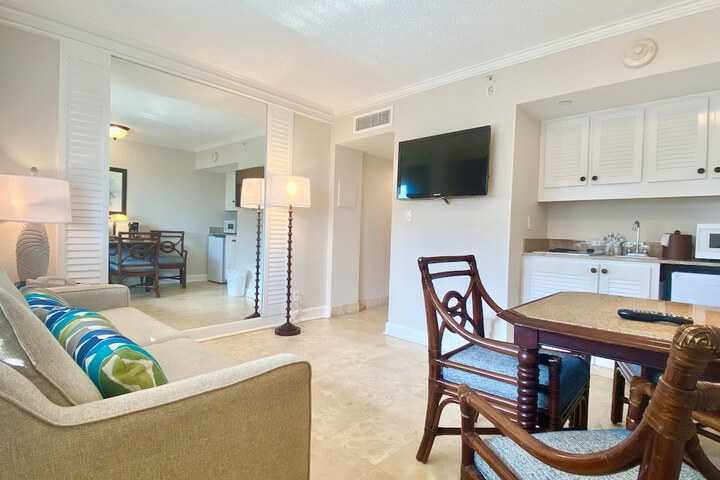 Island Grand at TradeWinds
