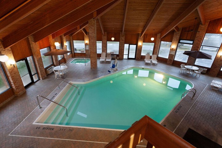 Days Inn by Wyndham Wooster