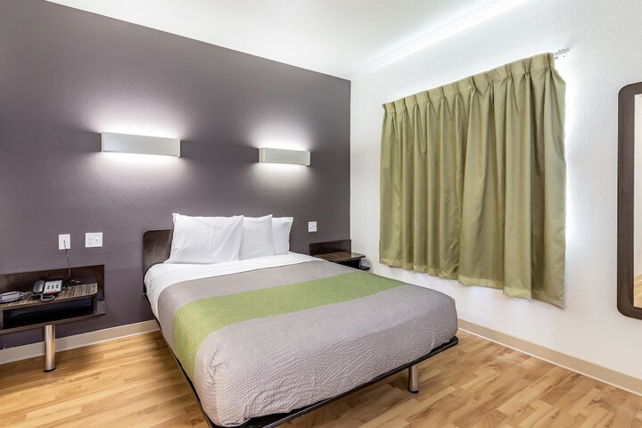 Room 19 of 32
