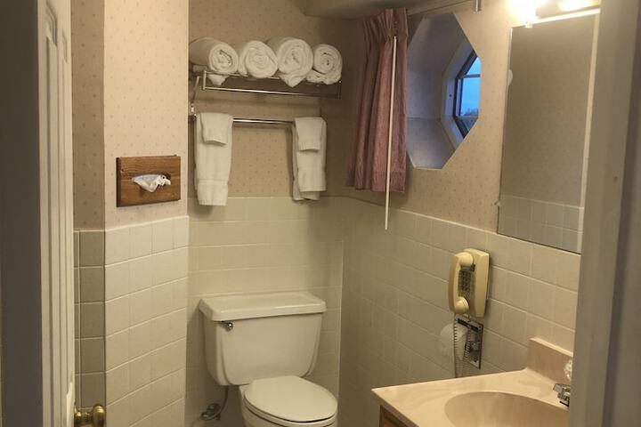 Room 49 of 65