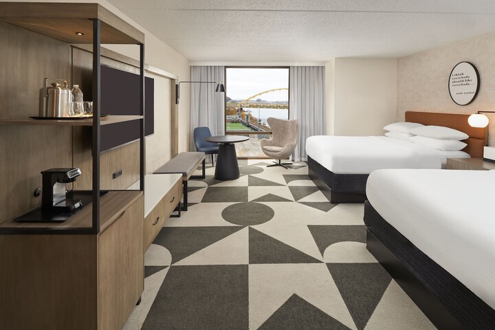 Sheraton Pittsburgh Hotel at Station Square