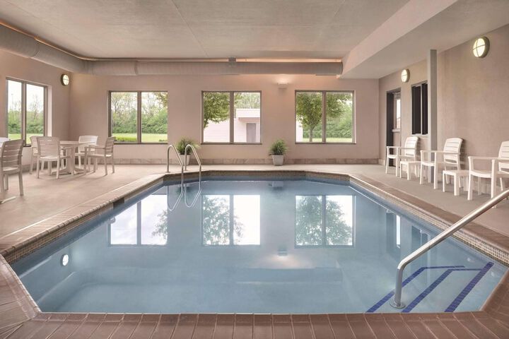 Country Inn & Suites by Radisson Springfield Southeast