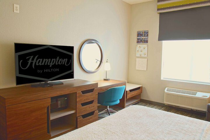 Room 7 of 10