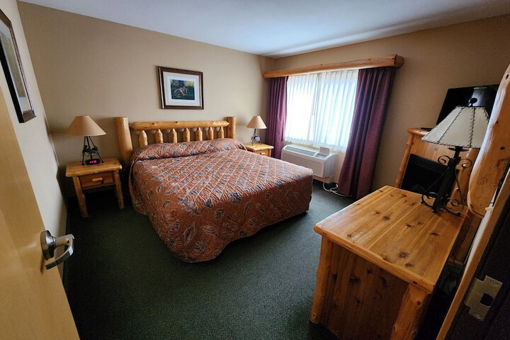 Room 9 of 19
