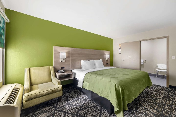 Room 20 of 35