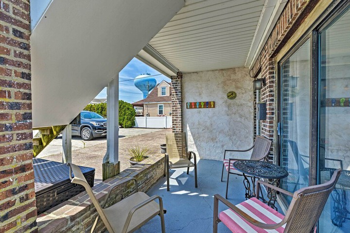 Walk to Beach: Coastal Brigantine Condo w / Patio!