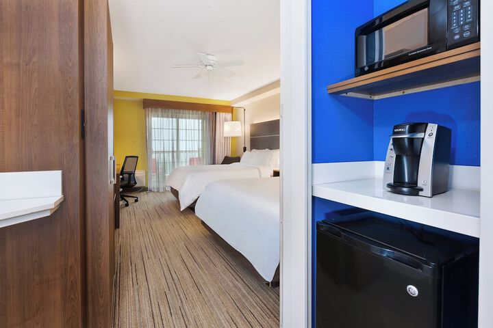 Room 47 of 64