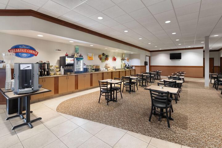 Baymont by Wyndham Jamestown Conference Center & Water Park