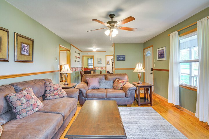 Walk to Restaurants: Stockton Home w / Game Room