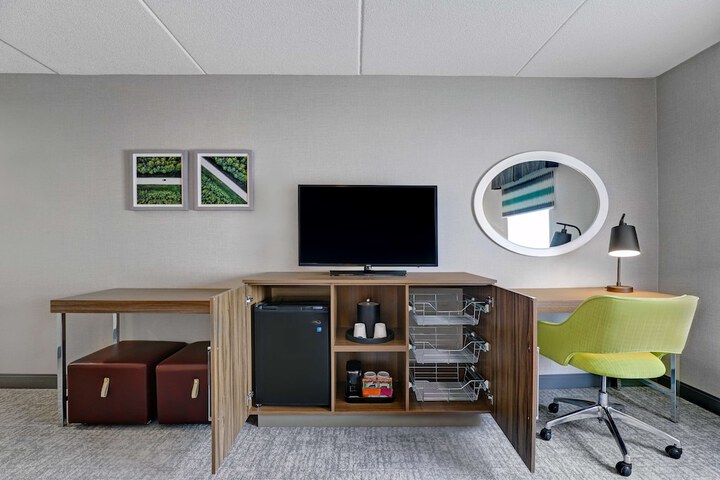 Hampton Inn & Suites by Hilton Belleville