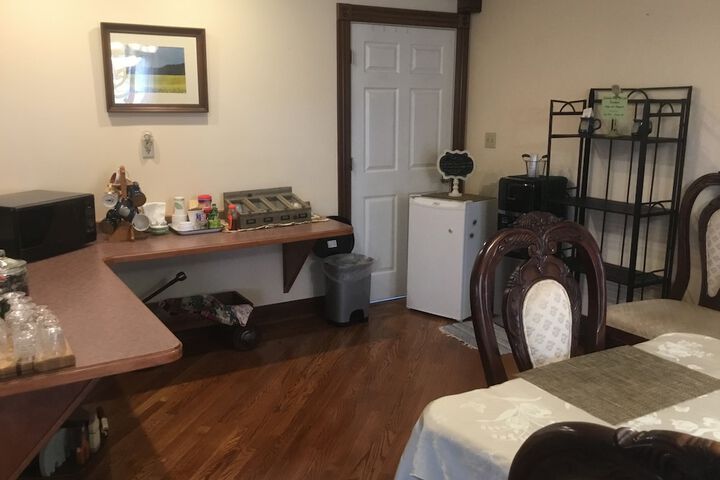 Room 6 of 7