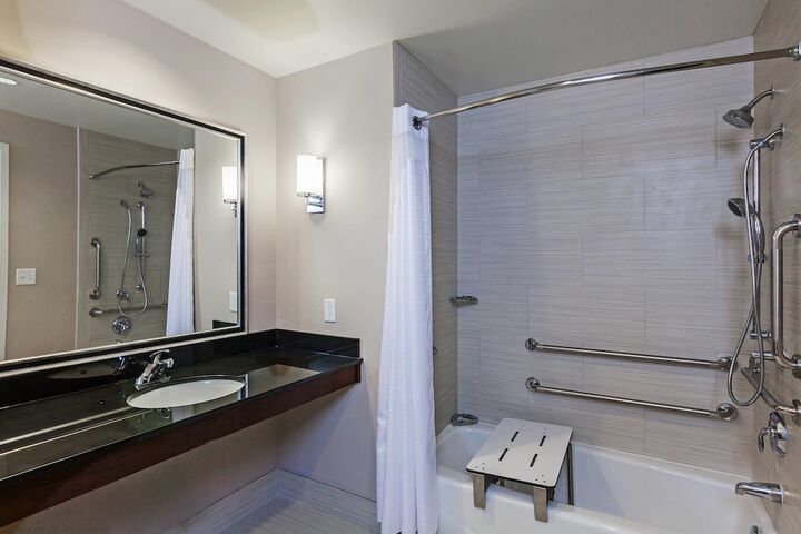 Clarion Hotel The Colony - Plano West