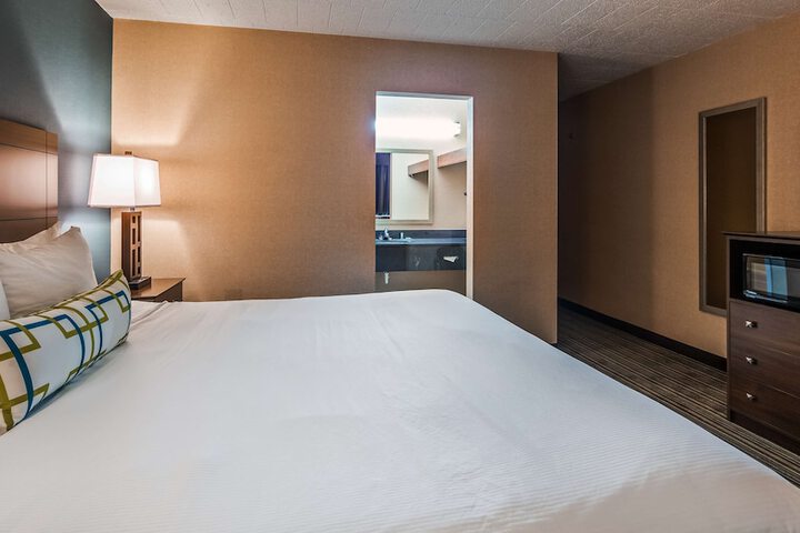 Room 16 of 33