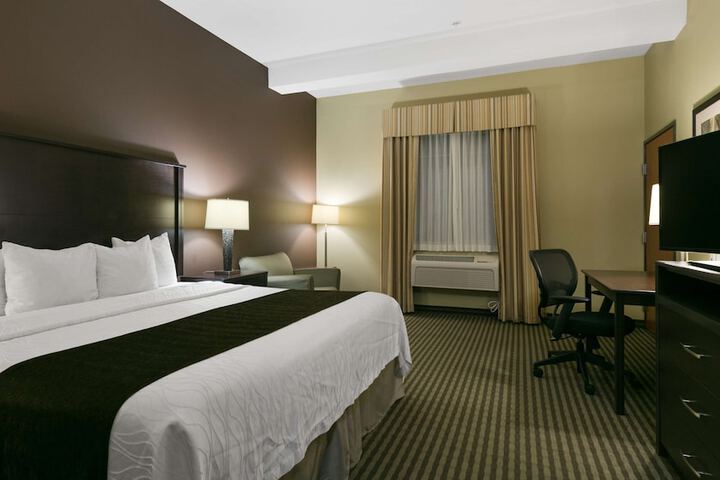Room 9 of 33