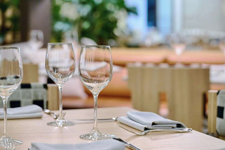 Dining 74 of 99