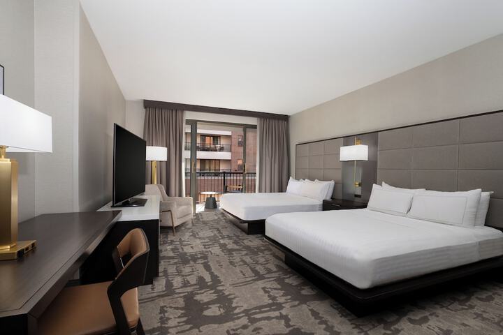 Hilton Promenade at Branson Landing