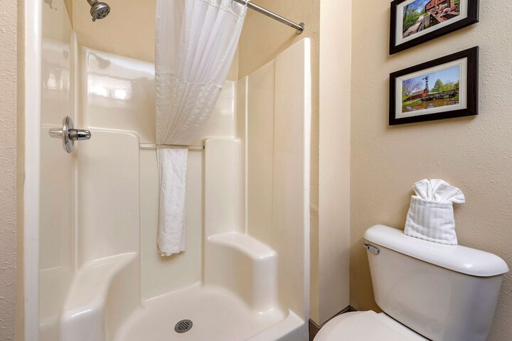 Room 8 of 29