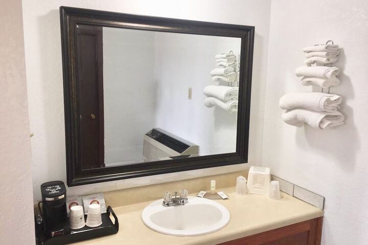 Room 13 of 18