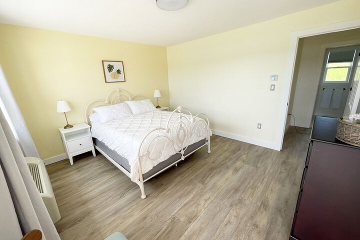 Room 57 of 144