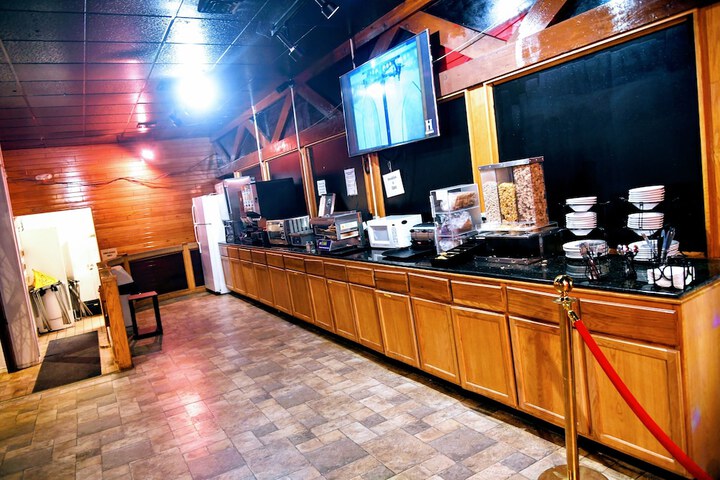 Douglas Inn & Conference Center