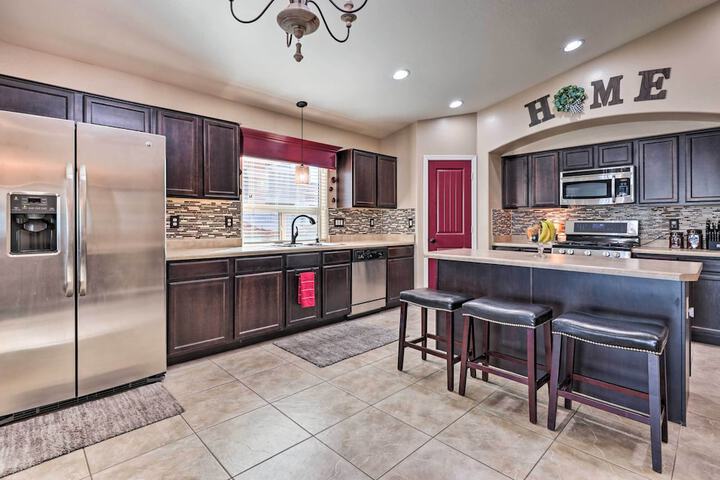 Maricopa Home w / Swim-up Bar Heated Pool & Slide