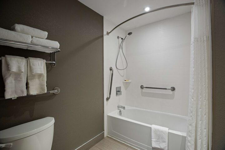 Room 16 of 23
