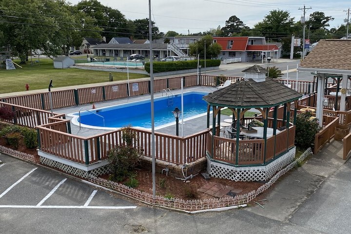 Pool 4 of 55