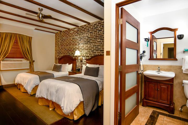 Room 10 of 31