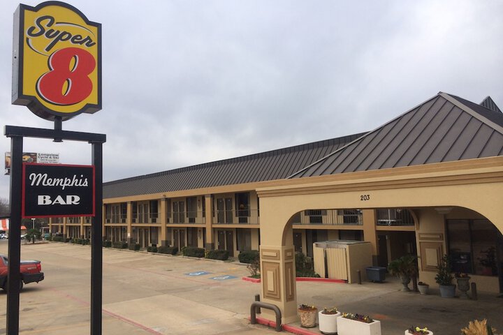 Super 8 by Wyndham Longview / North