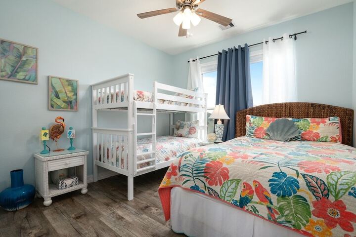 Sunrise Paradise 3 Bedroom Home by RedAwning