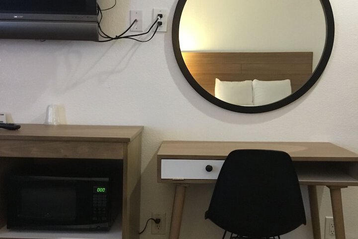 Room 12 of 24